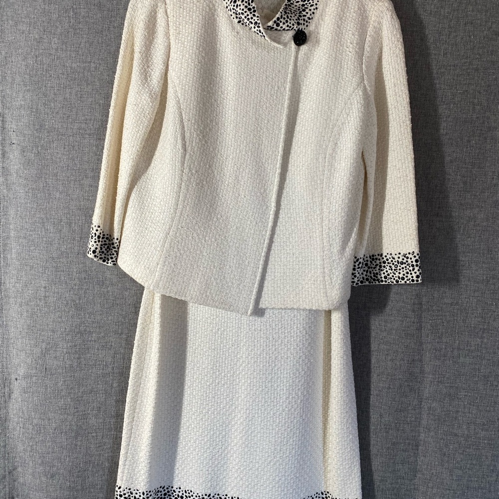 St. John Cream and Black Skirt Set